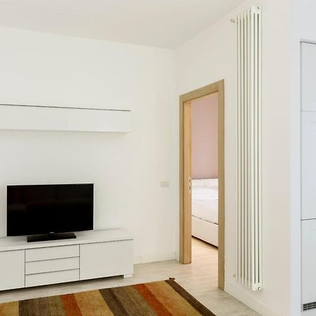 Comfort Suites Garibaldi Μιλάνο Δωμάτιο φωτογραφία